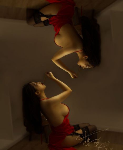 女人露出奶头的gif_剧情片动漫在线观看